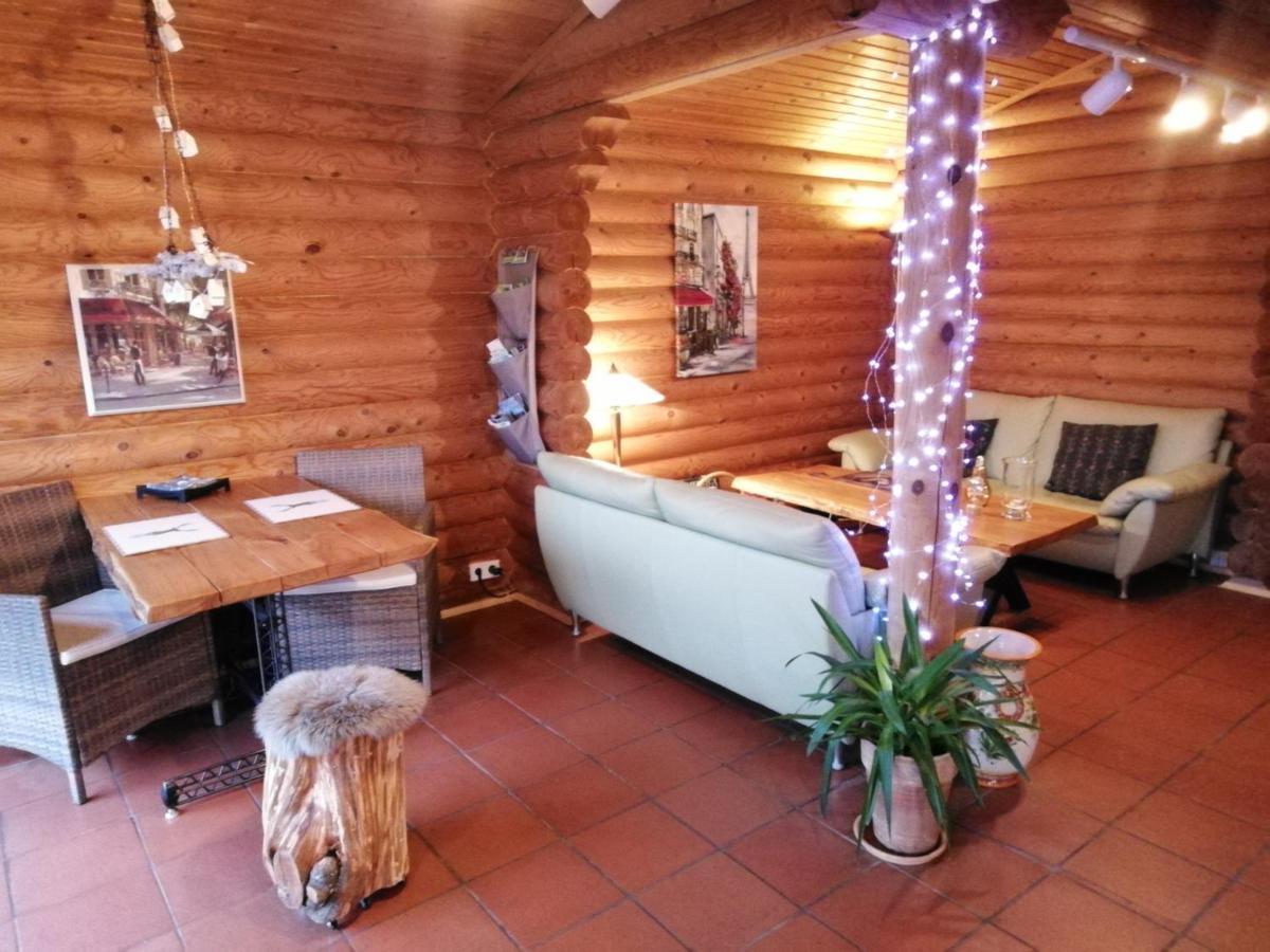 Ferienwohnung Blockhaus Juka Vinningen Esterno foto